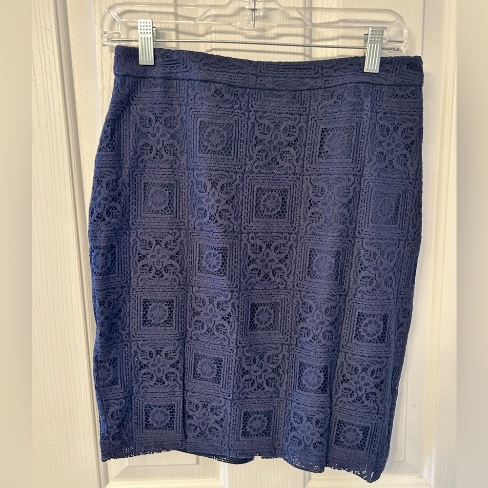 The Limited size 6 blue lace skirt